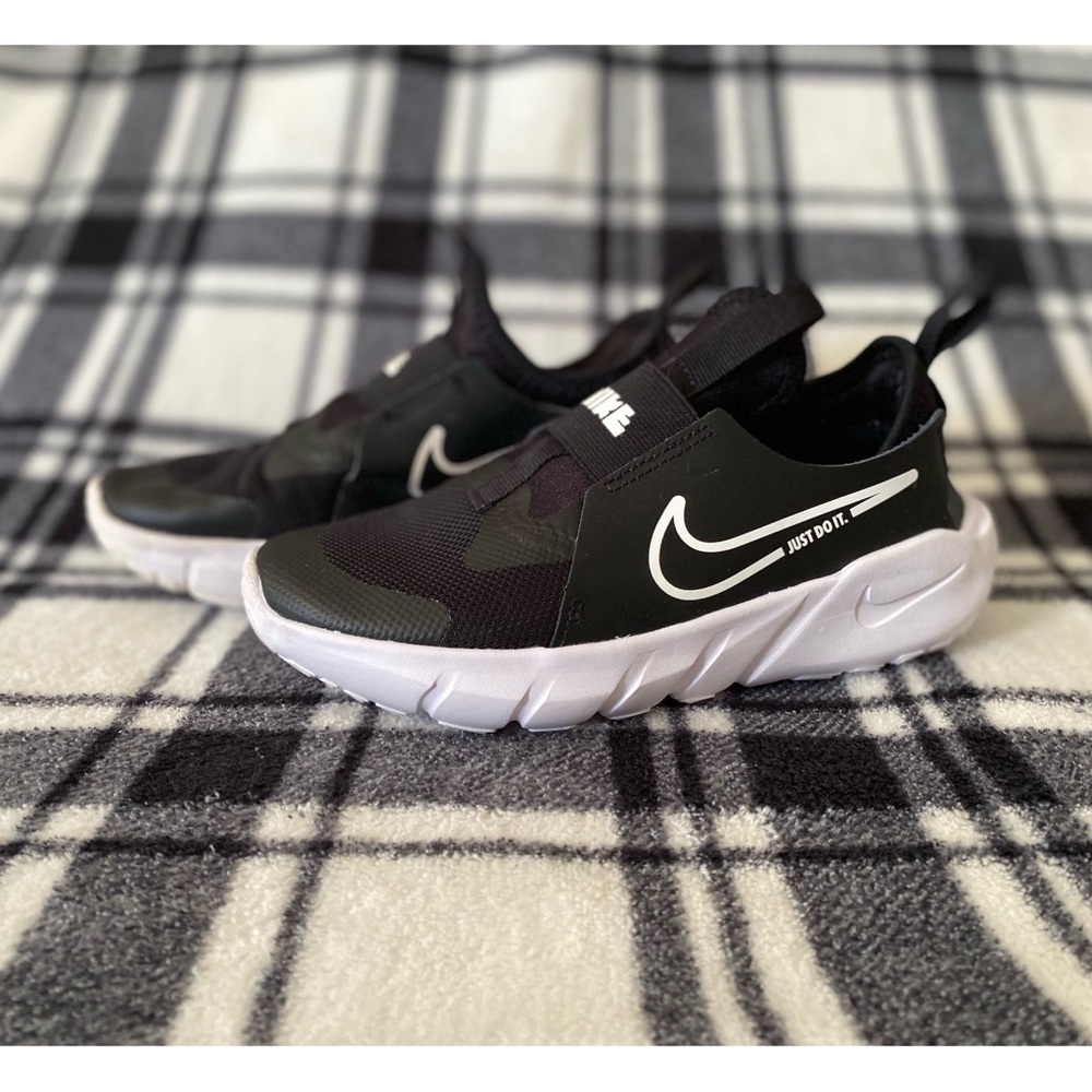 Kids Unisex Nike Flex Runner 2 Size 2.5